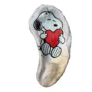 Peanuts Snoopy Heart Hand Painted Oyster Shell Ornament Coastal Art 3.5" White